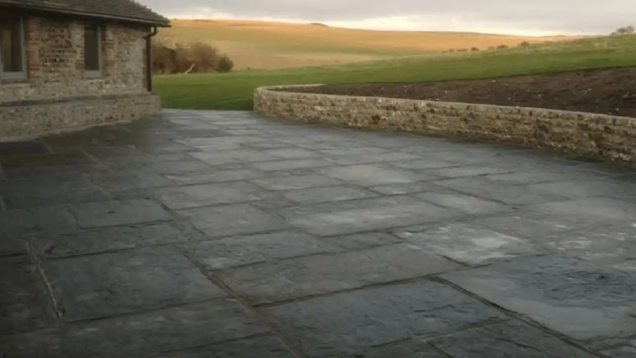 The Enduring Appeal of Yorkstone in British Garden Design